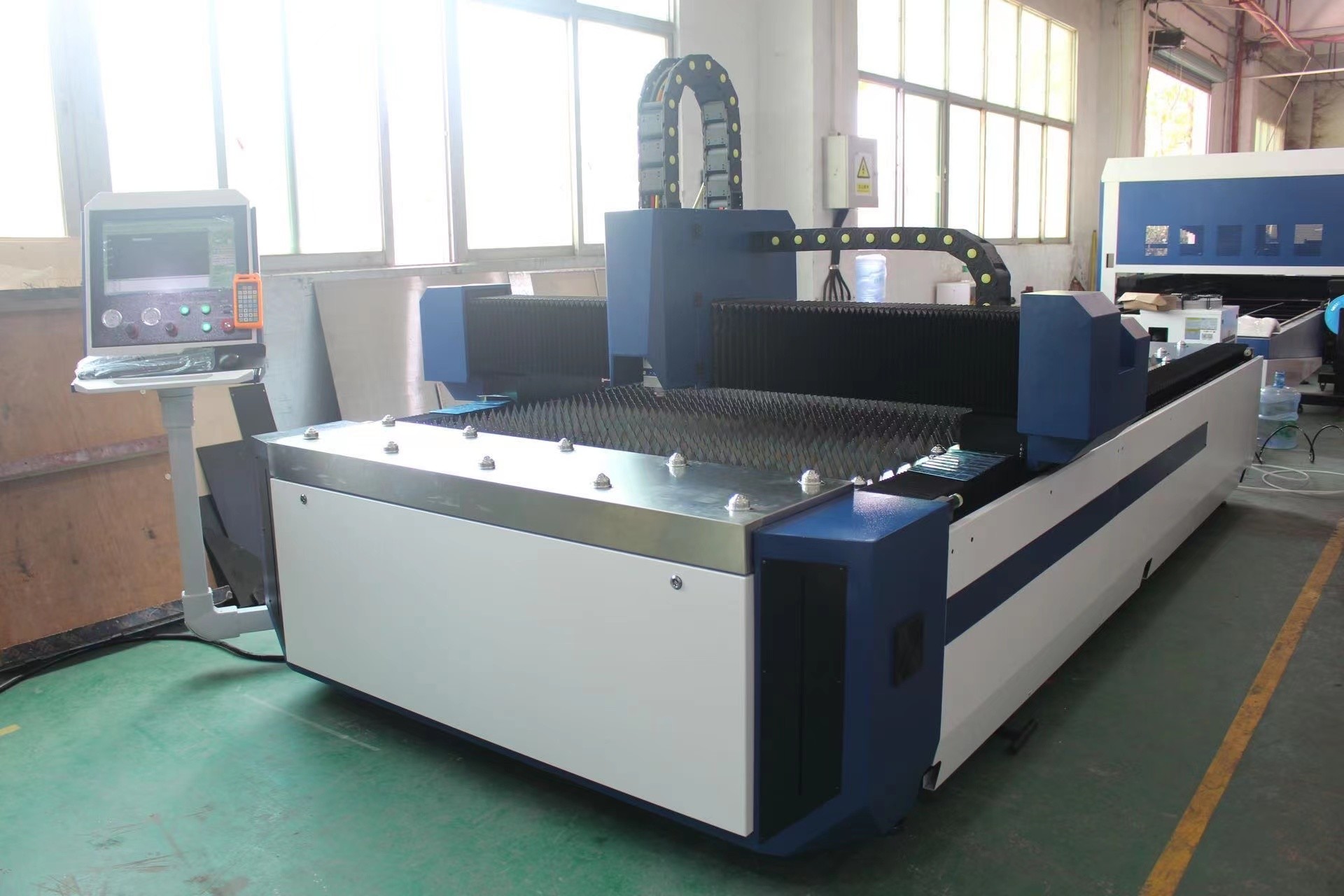 1000W-6000W Fiber Laser Cutting Machine For Hardware / Electronic Parts