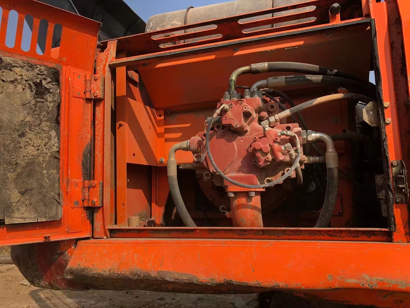 Original Doosan DH370-9 Heavy-Duty Second-Hand Excavator for Your Construction Needs