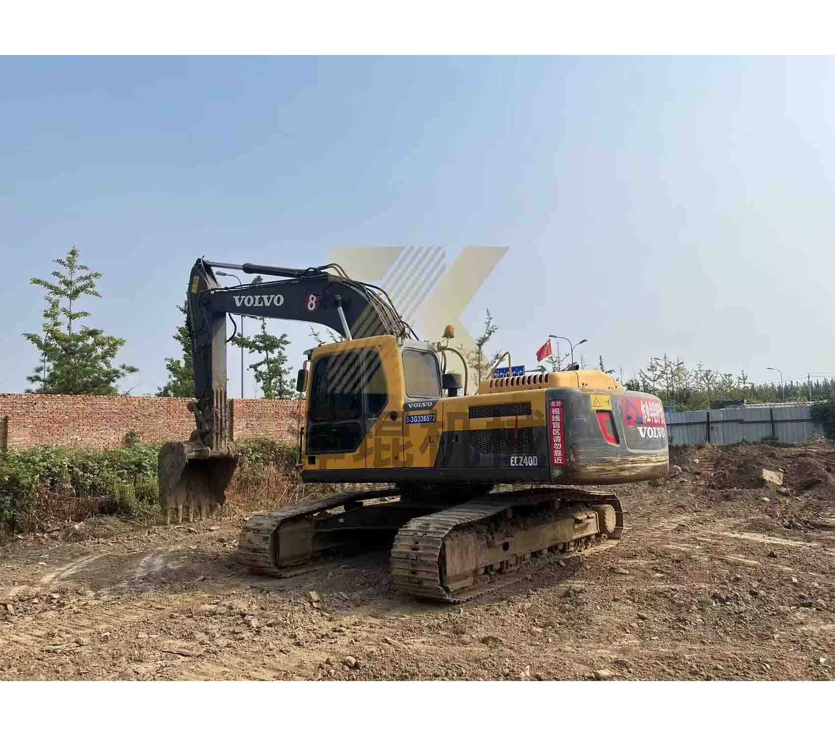Used Volvo Ec240d Excavator Construction Machine with Other Hydraulic Pump and 1.2-1.51m3 Bucket Capacity at Affordable