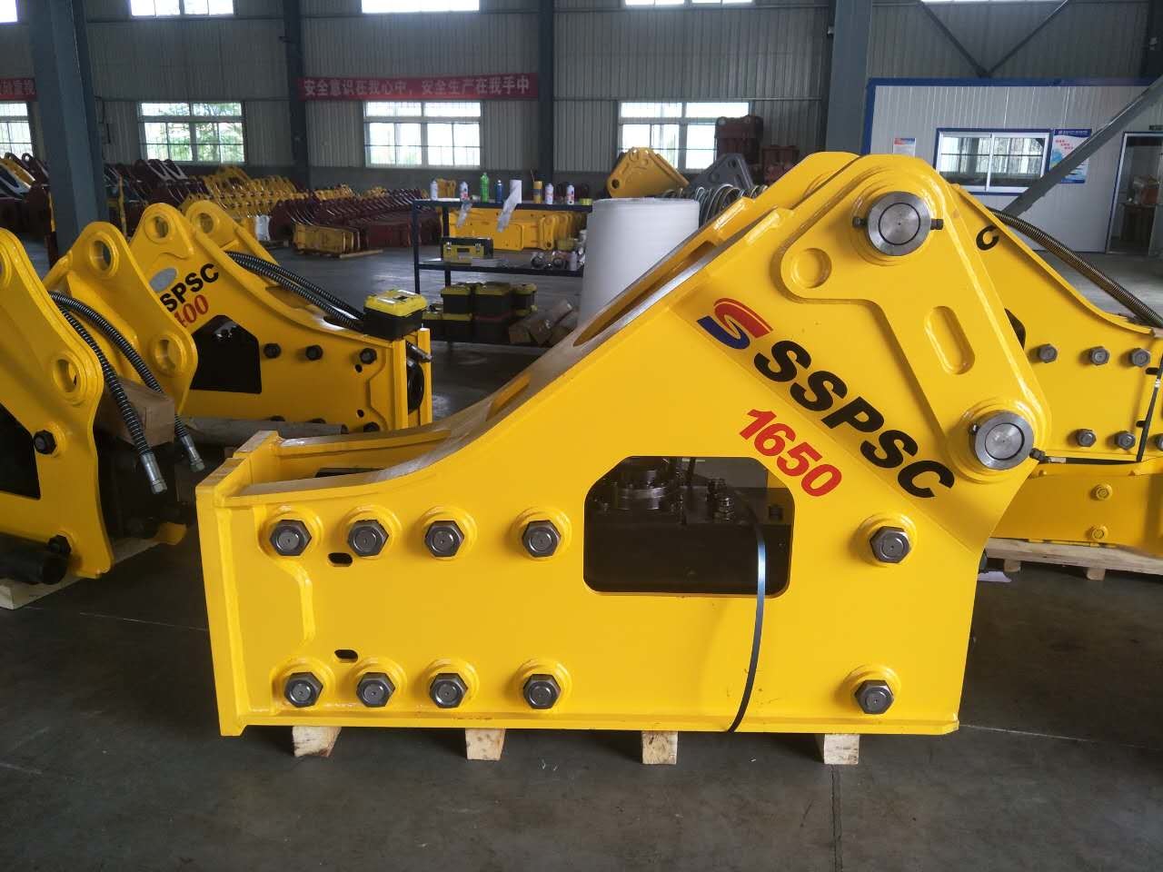 SB81 Hydraulic Breaker HSB-140 Rock Breaking Hammer For 20-25 Tons Excavator