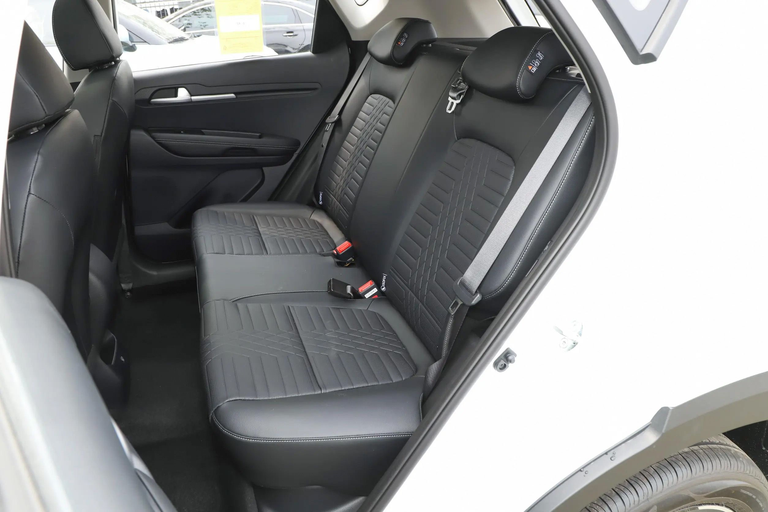 Euro VI Emission Standard Sonet Car Manufactured Small SUV with 5 Seats and Automatic Gear Box