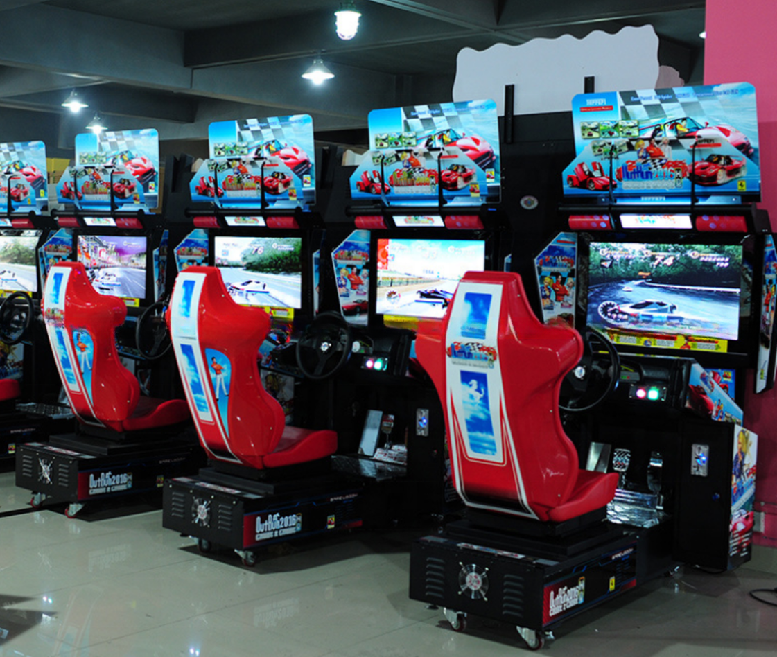 32 Inch Screen Racing Car Game Machine Coin Operation Bright Color