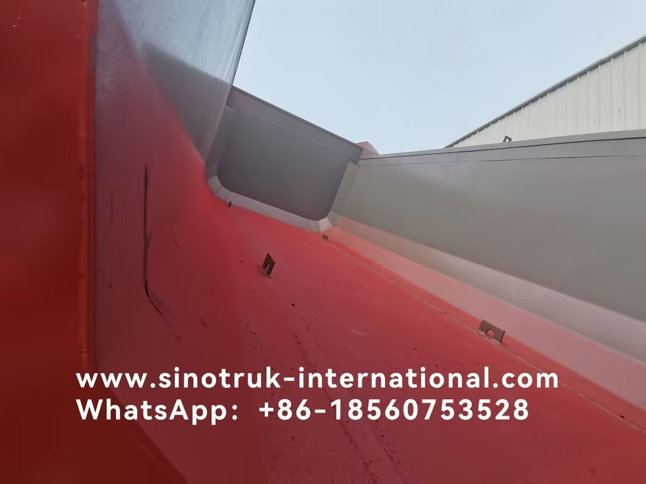 SINOTRUK HOWO N7 Tipper Dump Truck 6 × 4 10 Wheels 380Hp For Export U Type Easy To Unload