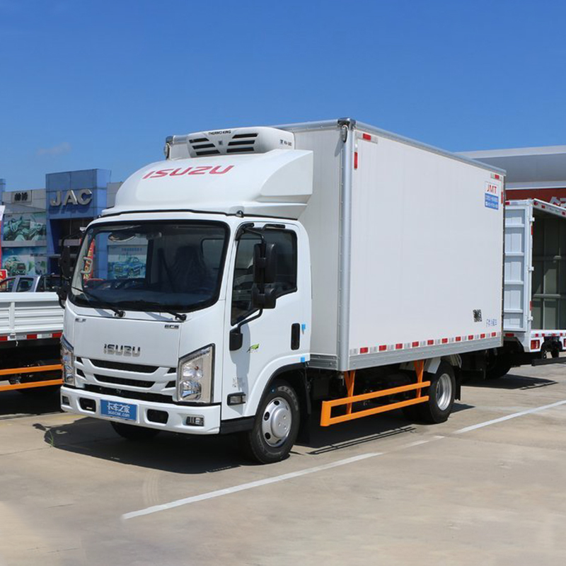 3360mm Wheelbase Isuzu 10 Ton Box Refrigerator Truck For Vegetable And Meat Transportation