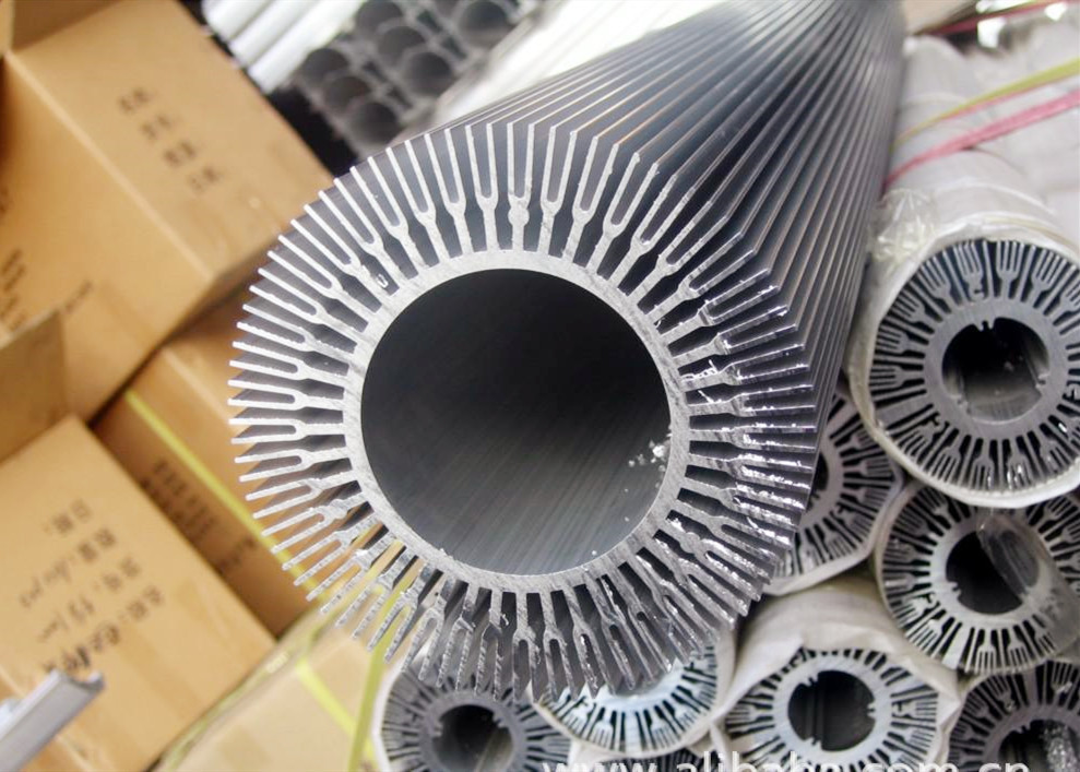 Aluminum Heat Sink Extrusion Heating Radiator For Electronic Products