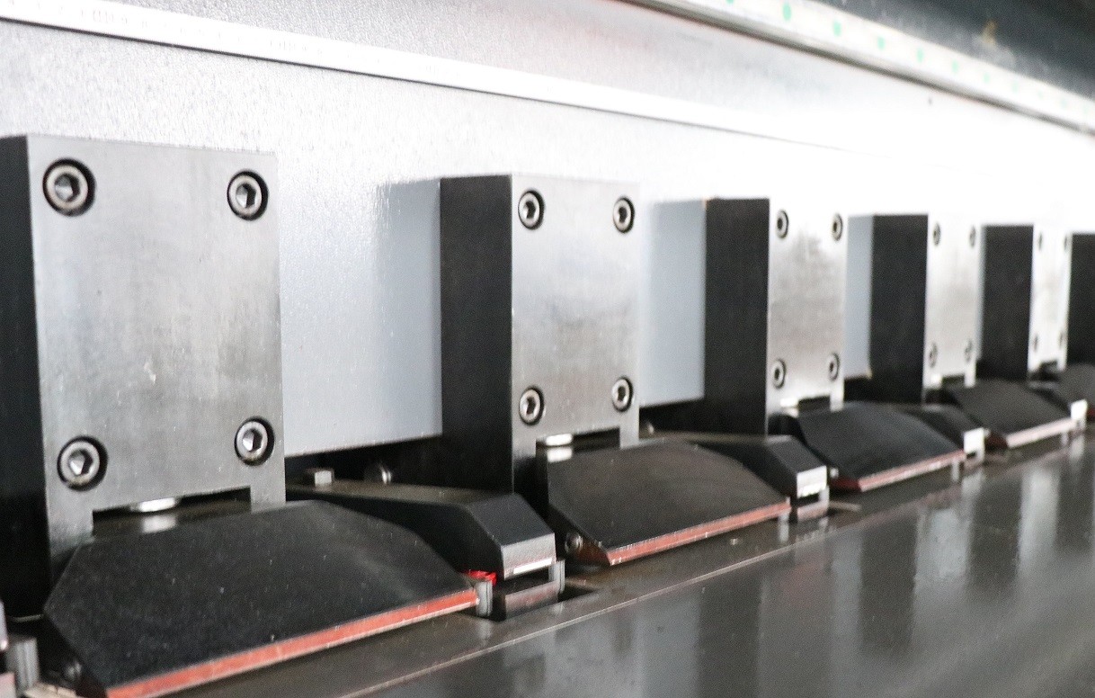 Sheet Metal CNC Cut Machine 1250x6000Mm , UV Vertical V Grooving Machine 0.4mm