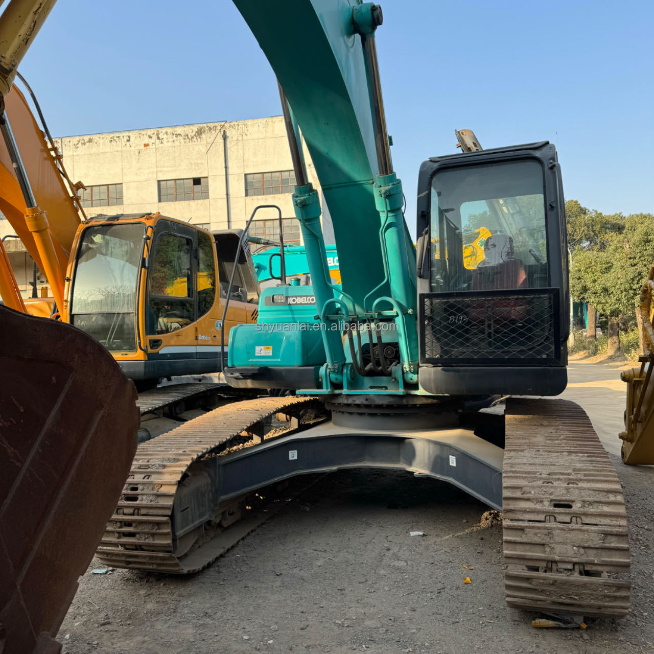 Second Hand Kobelco SK260 Excavator with Soft Steel Design and Overall Strong Power