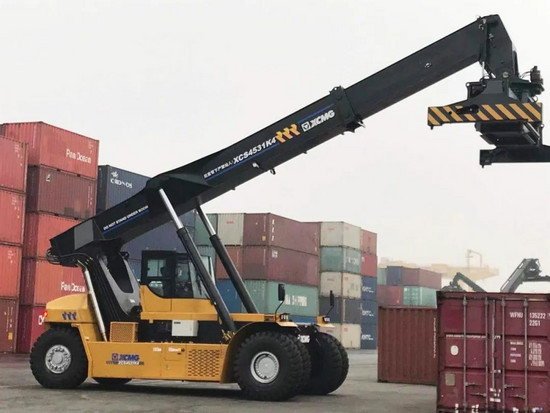 Descent Speed 300-360mm/S Container Reach Stacker For Horizontal Transport