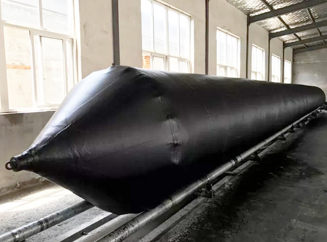 Durable Ship Launching Airbags Cylindrical Shape For Shipbuilding Ship Repair Docking