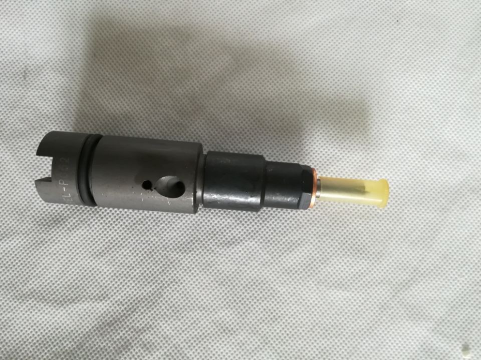 Orginal Cummins Diesel Engine Parts Fuel Injector Part Number C3975929