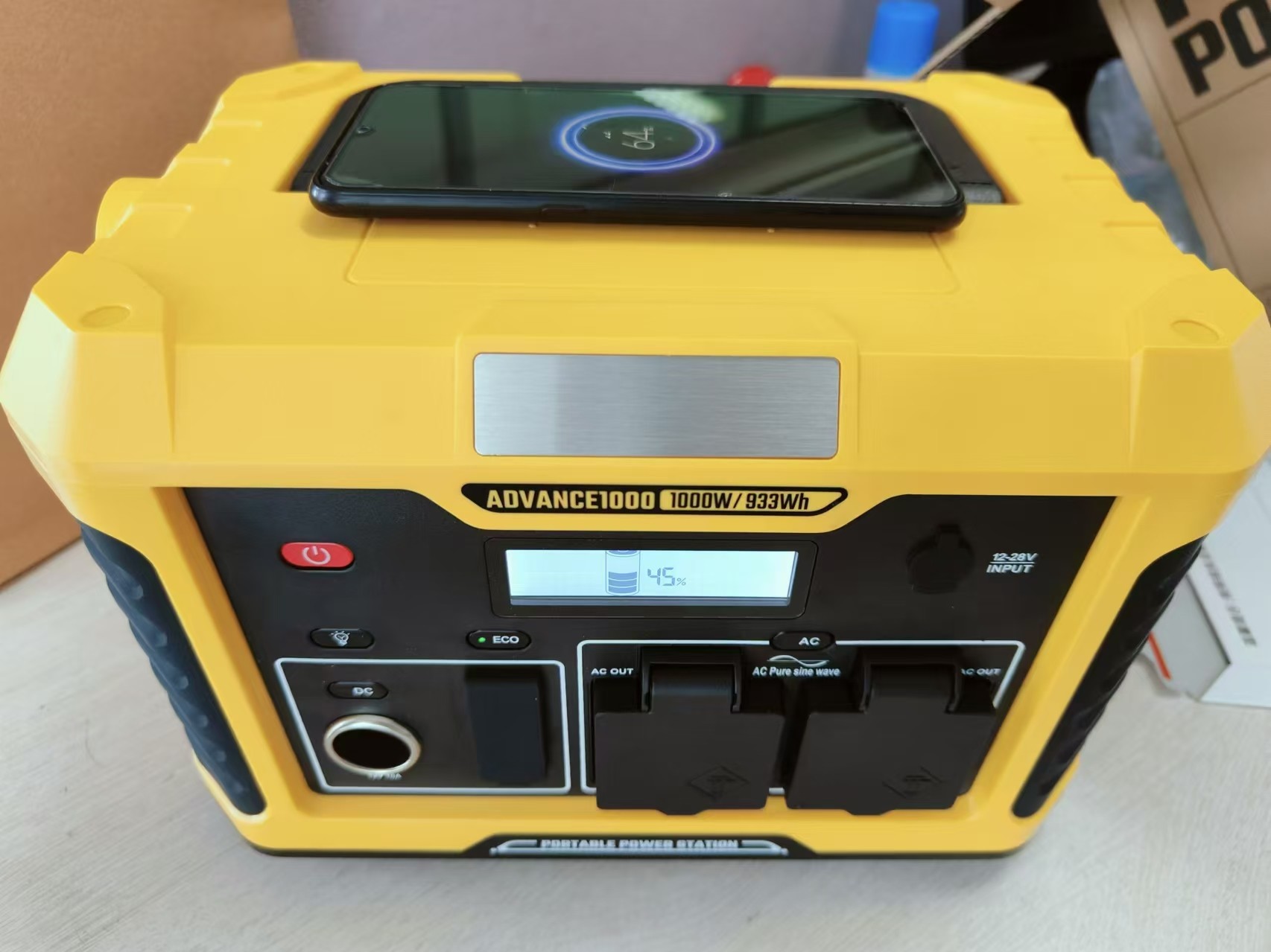 1000W LCD Display Lithium ion Power Bank with Universal Compatibility