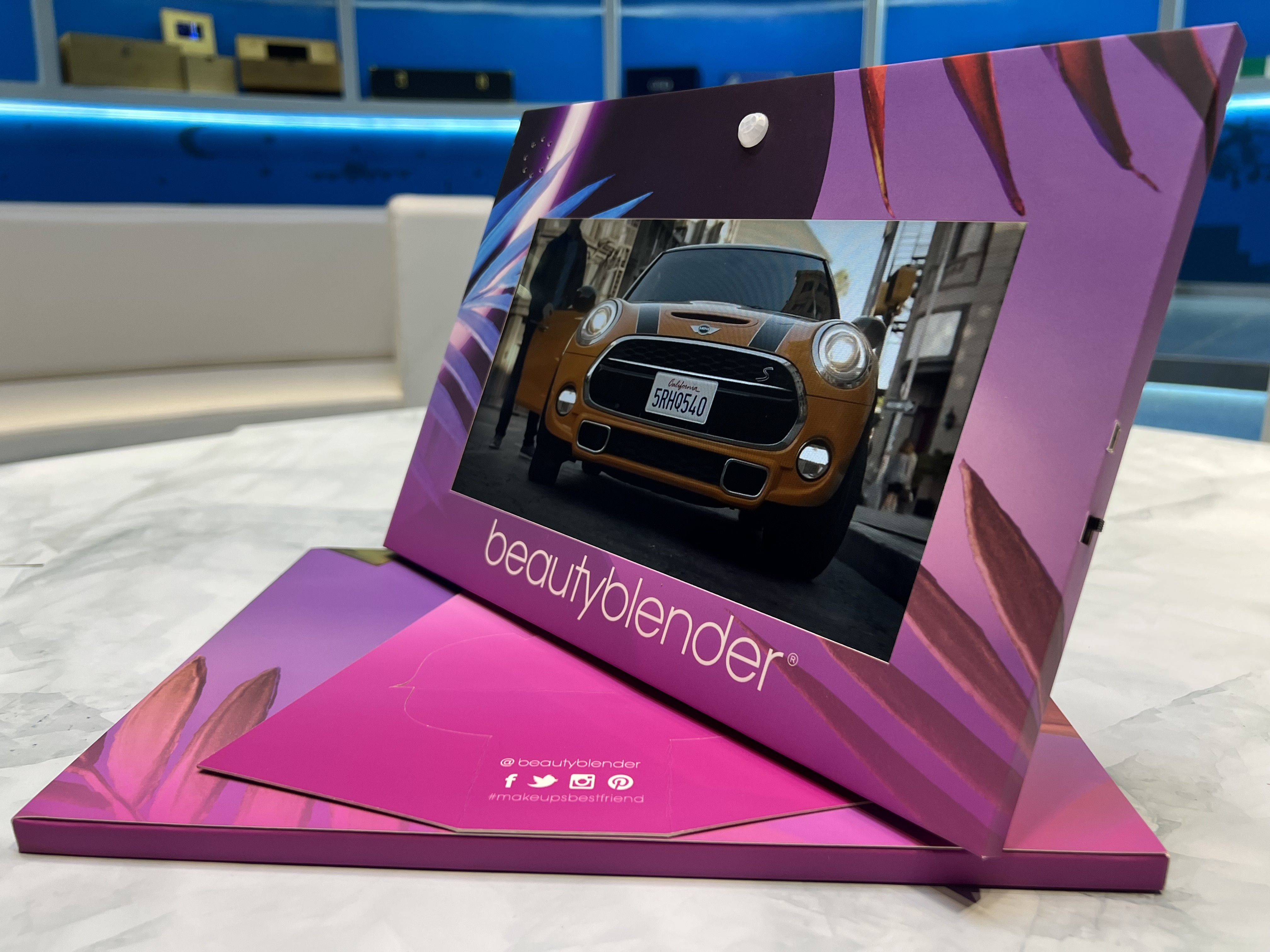 Customized Printed Beauty Display Stand With Back Frame