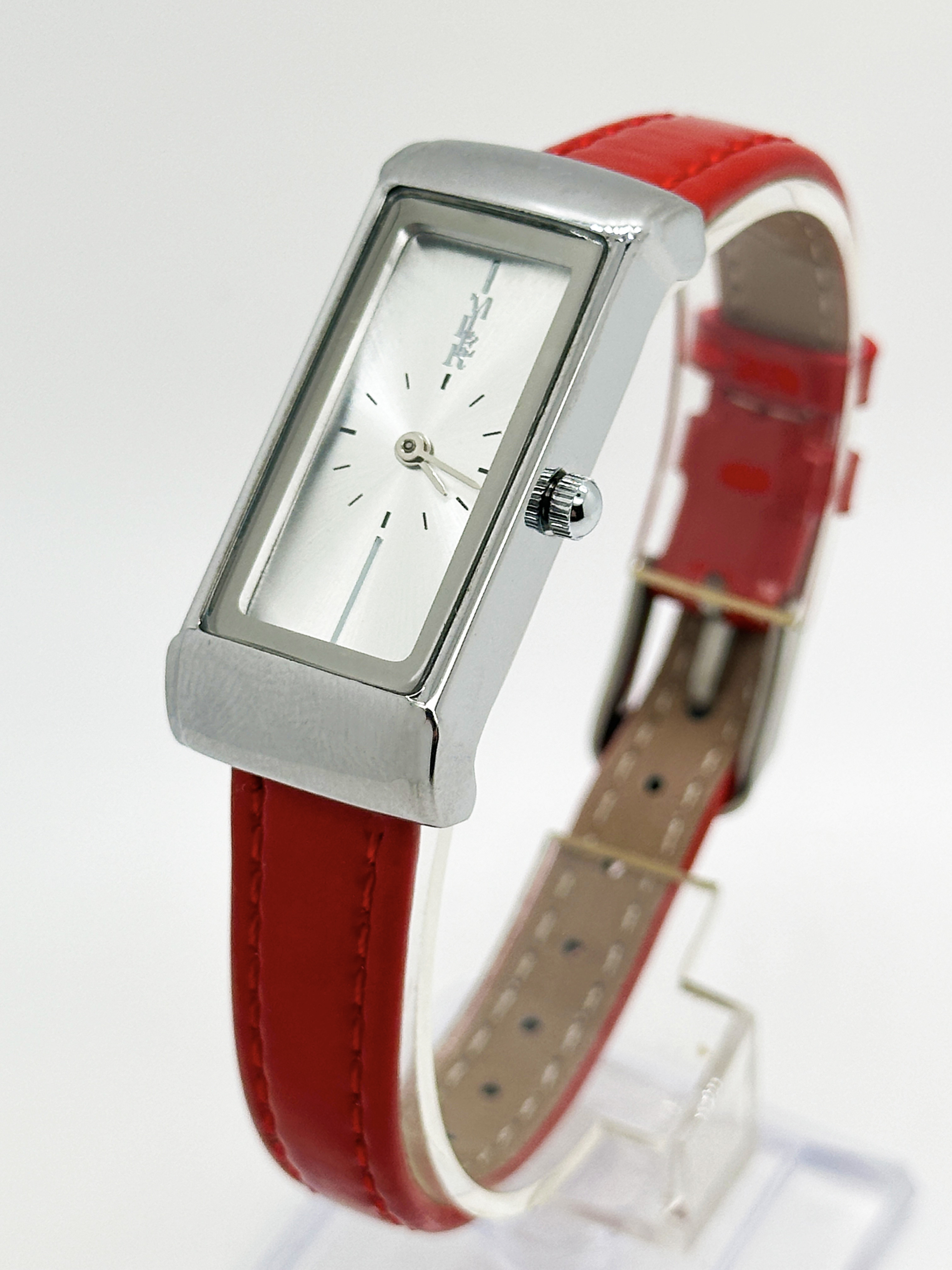 Red Leather Strap Lady Quartz Watch Fashion Quartz Leather Strap Wristwatches