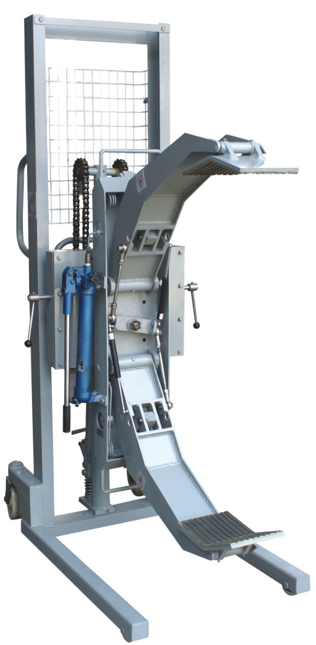 950mm Enhancing Height Paper Reel Truck For Aseptic Filling Machine