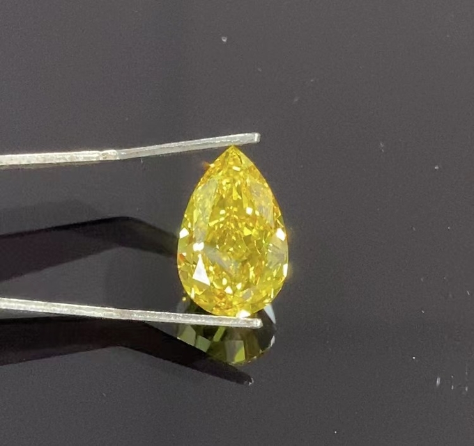 10 Mohs Loose Pear Cut Lab Created Yellow Diamond 2.1ct To 2.99ct