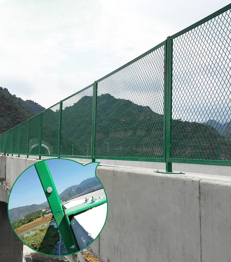 Customized Stainless Steel Barbed Wire Fence for Durable Metal Welded Wire Mesh Panel
