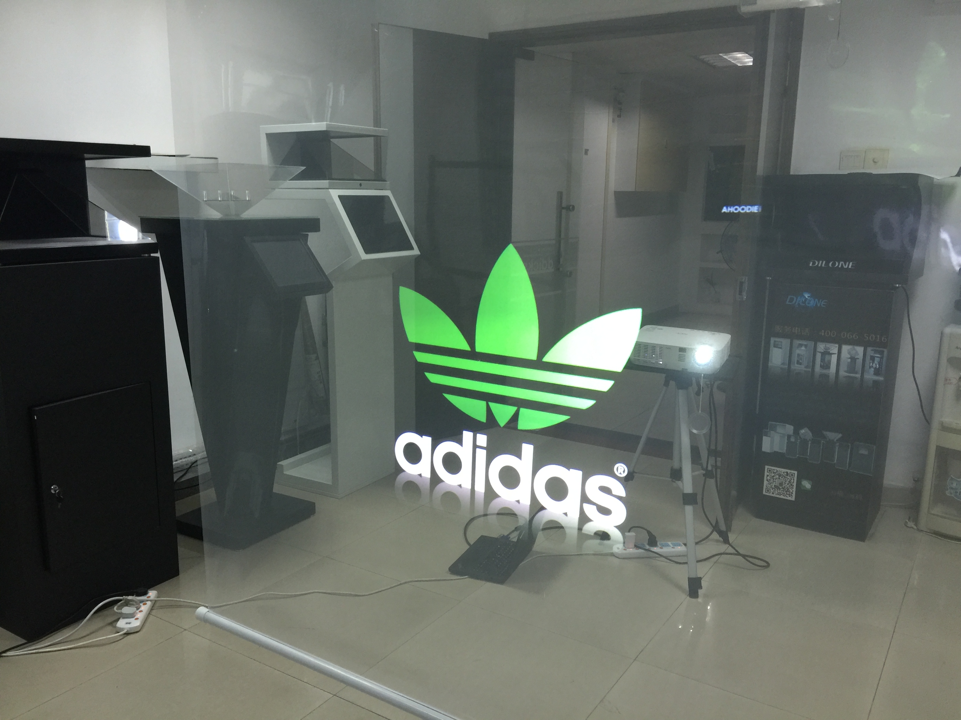 3D Advertising Rear Projection Film Daylight Glass Holographic 100um Transparent