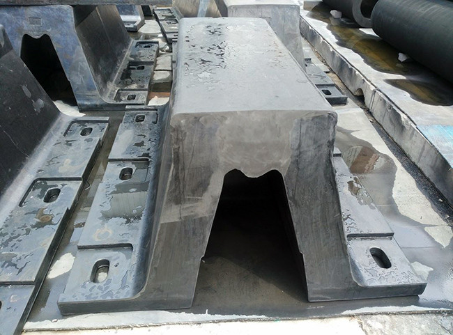 Anchor Marine Moulding V Type Fender With Face Panel