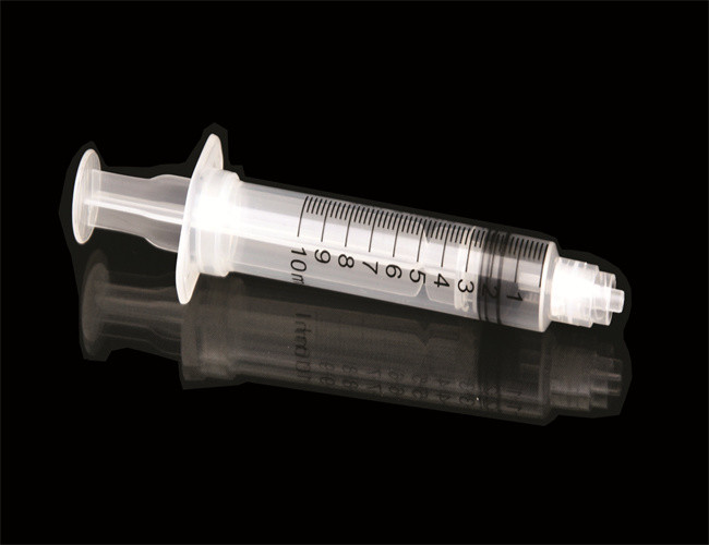 EO Sterilization Disposable Safety Syringe With Retractable Needle 2ml 3ml 5ml