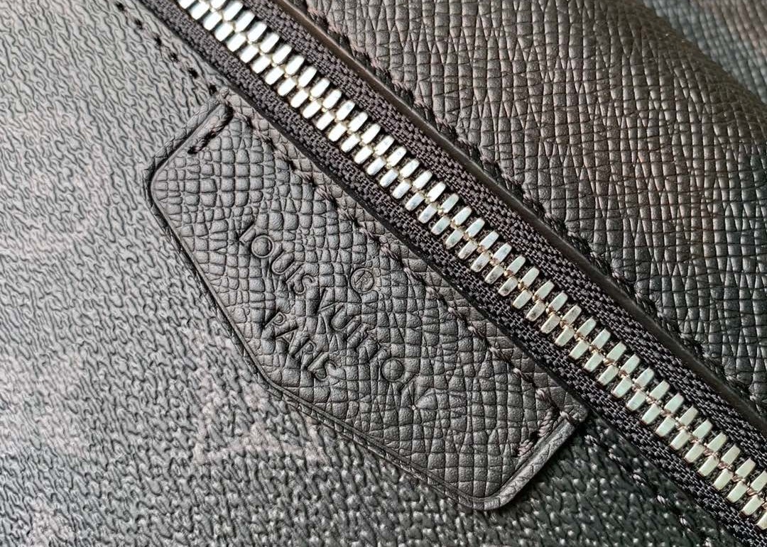 Black Square Taiga Leather Message Luxury Cross Body Bag Single Shoulder