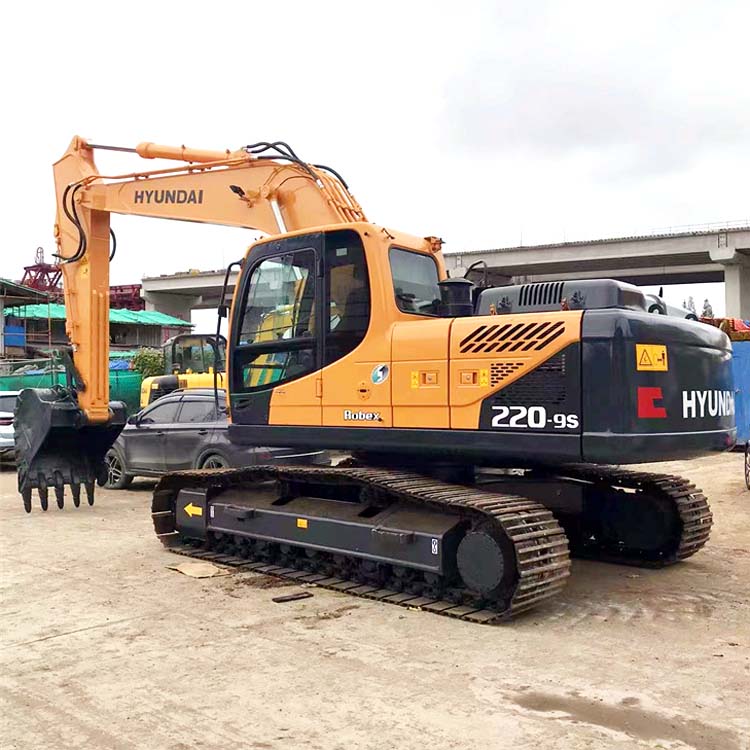 Used 2021 Hyundai 220 Crawler Excavator 22 Ton with Cummins Engine in Good Condition