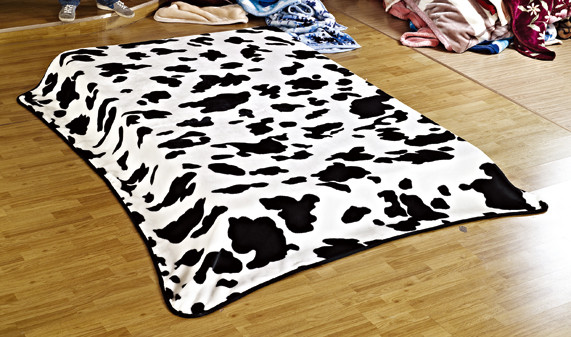 Black And White Printed Raschel Fleece Blanket For Indoor Keeping Warm
