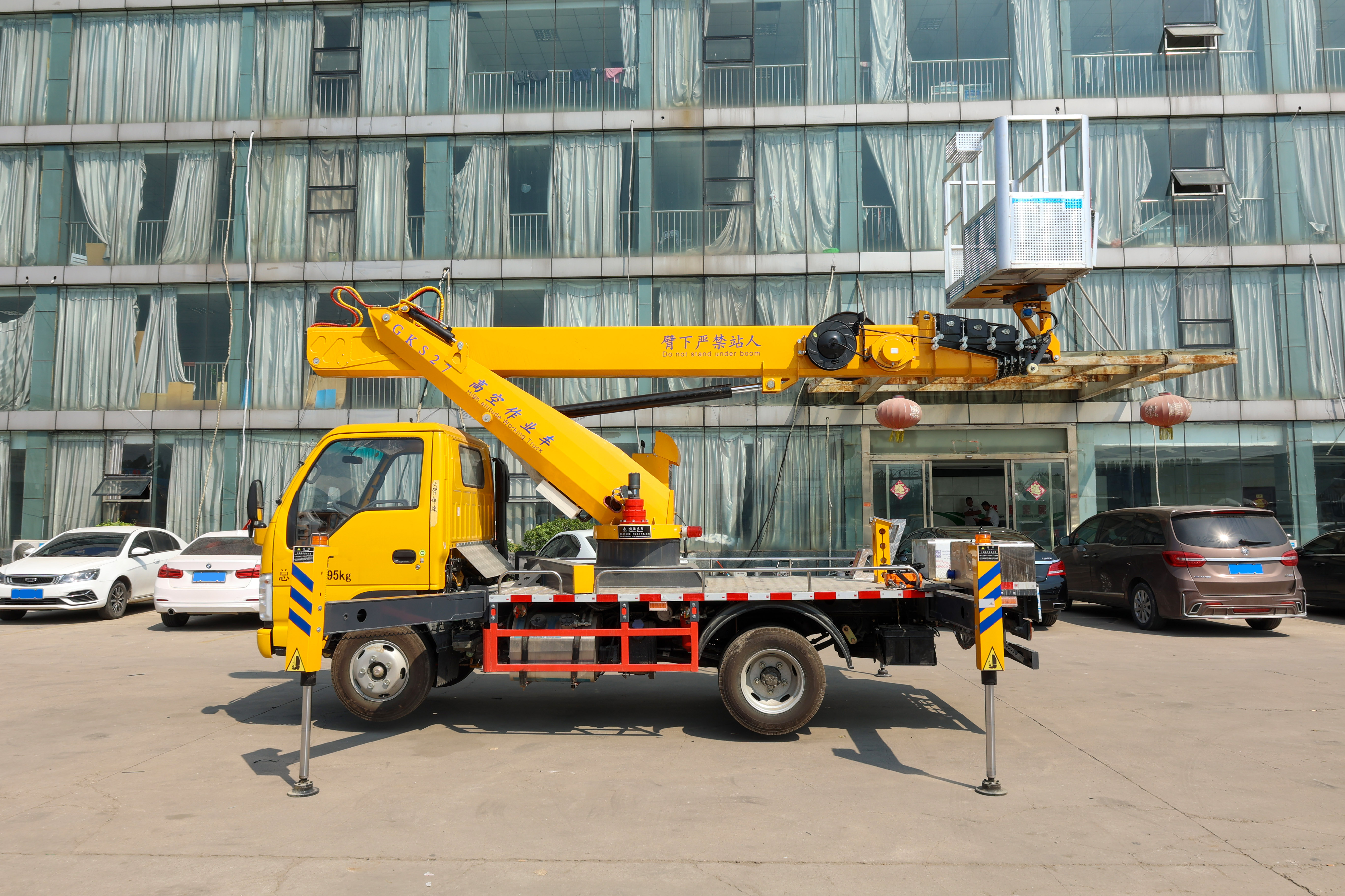 New Type 4*2 6 Wheels 27m Aerial Platform Truck Trucks Aerial Working Truck Price For Sale