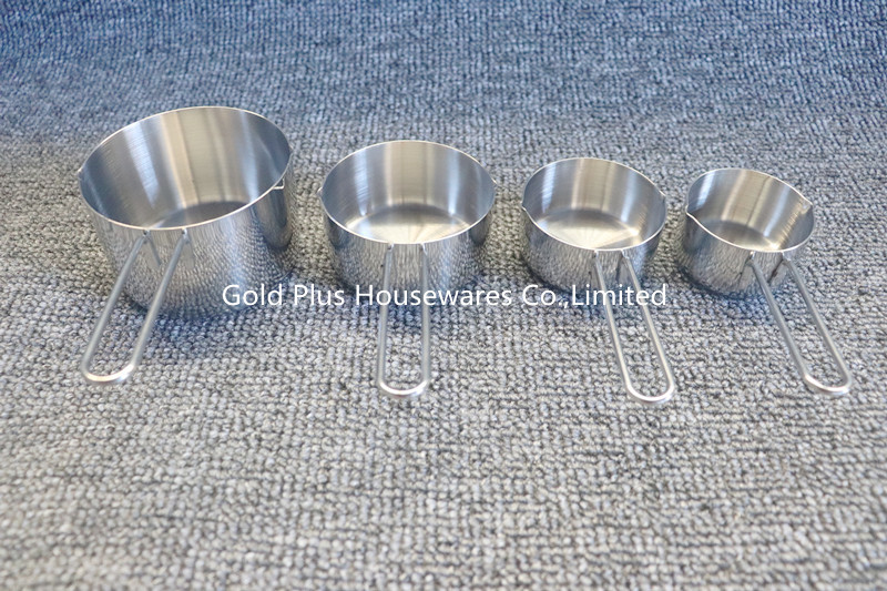 60ml Amazon hot selling 4 pcs different sizes natural color spoon sets stainless steel measuring cups with linear handle