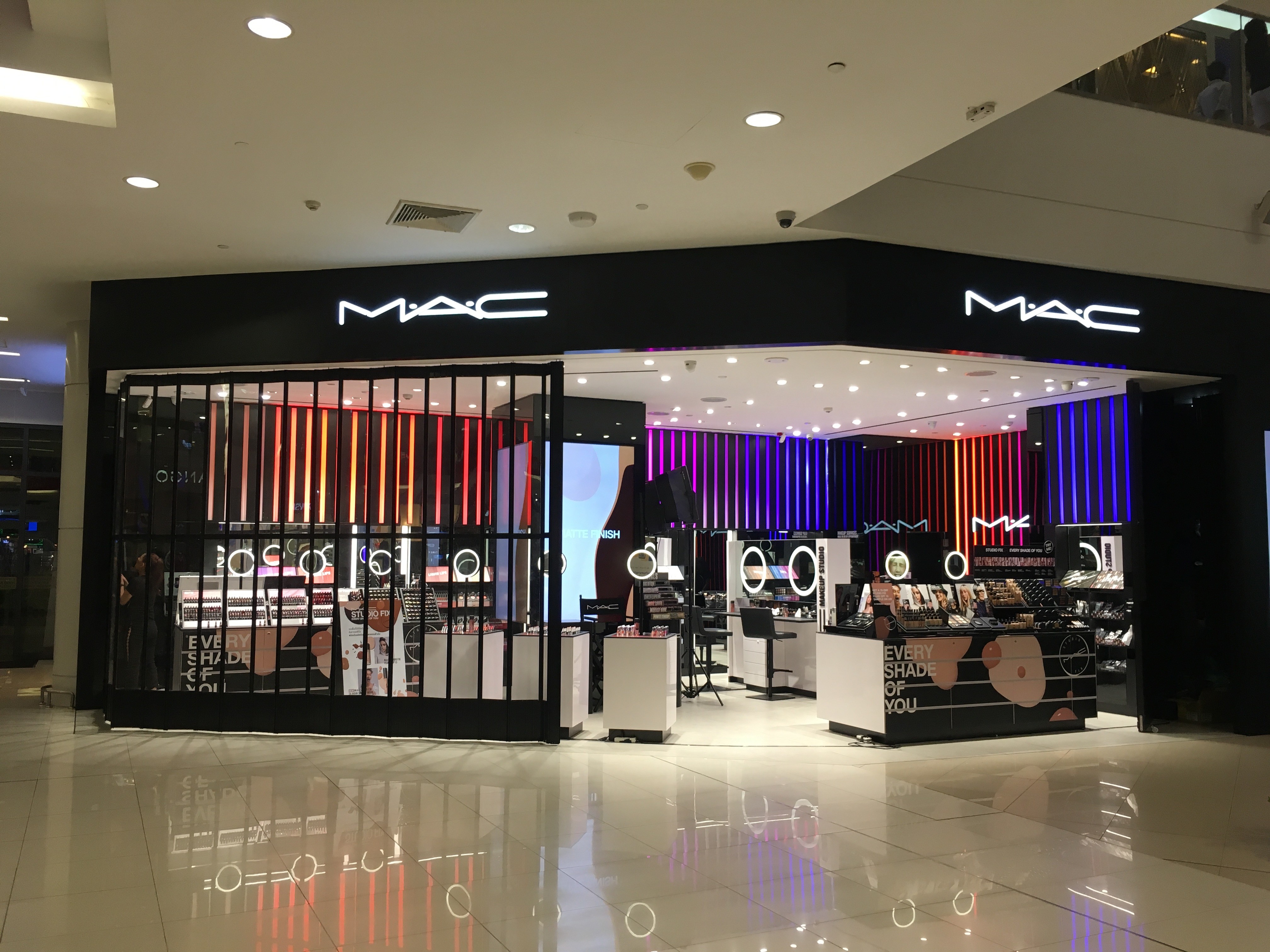 100% Transparent Polycarbonate Side Folding Shutter Door Rigidity For Commercial Retail Store