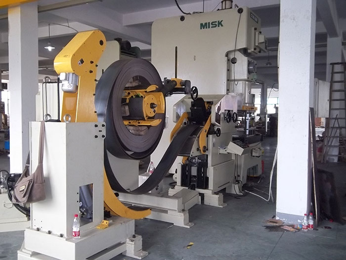 gear feeder