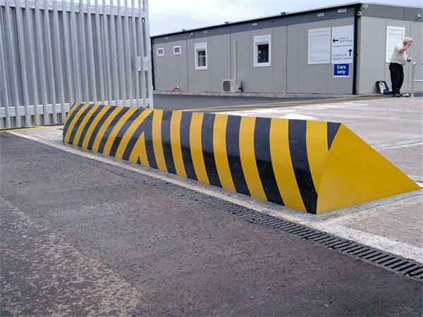Anti - Terrorist Heavy Duty Security Full Automatic Road Blocker With LED Light