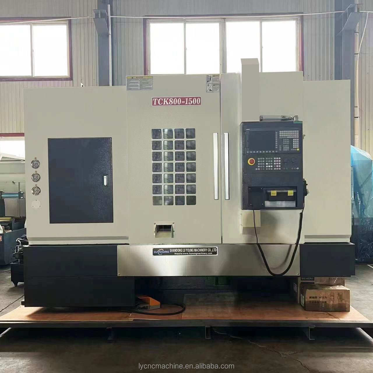 Single Medium Duty GSK CNC Gear Bearing Servo Automatic Drilling Tapping Universal Electric tck800 Horizontal Milling