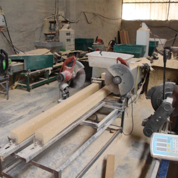 Hot Press Wood Pallet Feet Sawdust Block Machine