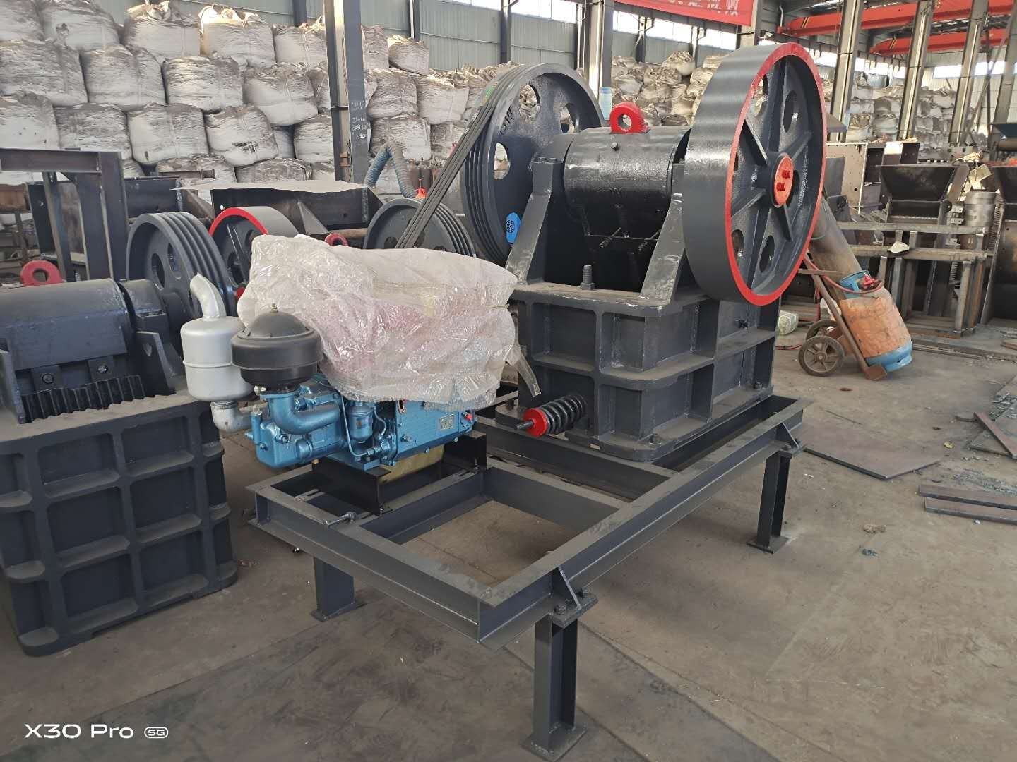 Mobile Tyre 11HP Diesel Jaw Crusher