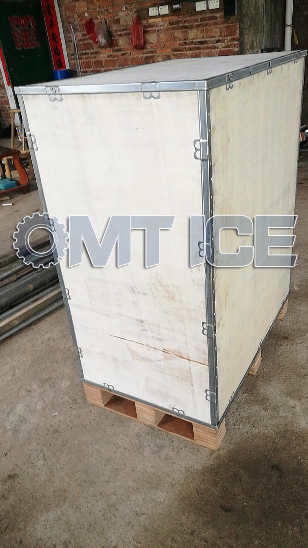 Electric Stainless Steel Ice Crushing Machine for Round Ice Block 10-100ton/24hrs Performance