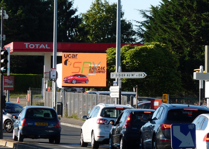 High Refresh LED Wall Screen Wide Viewing Angle LED Outdoor Advertising Board