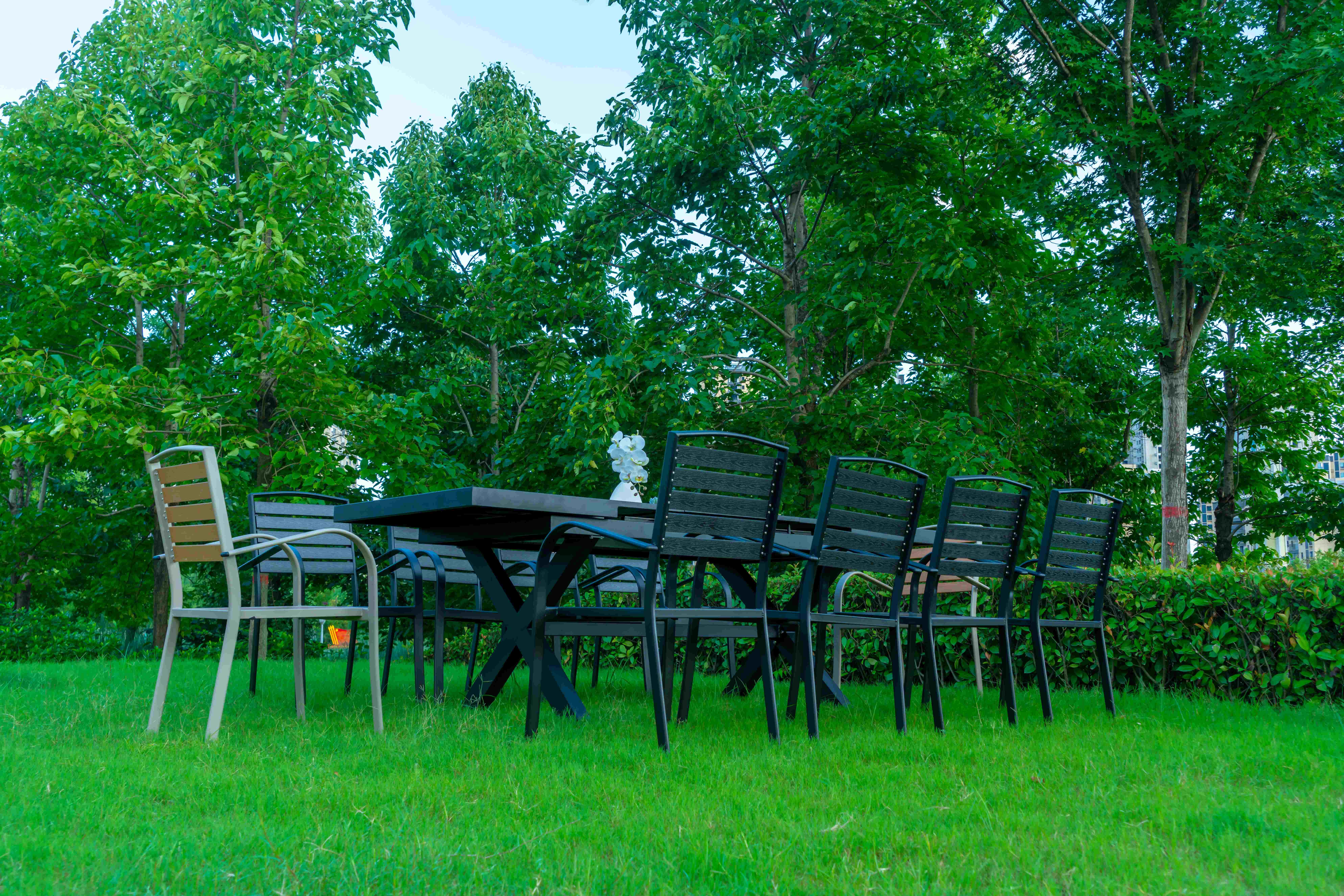 Black 11 Pieces Plastic Wood Modern Outdoor Garden Furniture Table Set 8-10 Seater Extendable Patio Dining Table Chairs