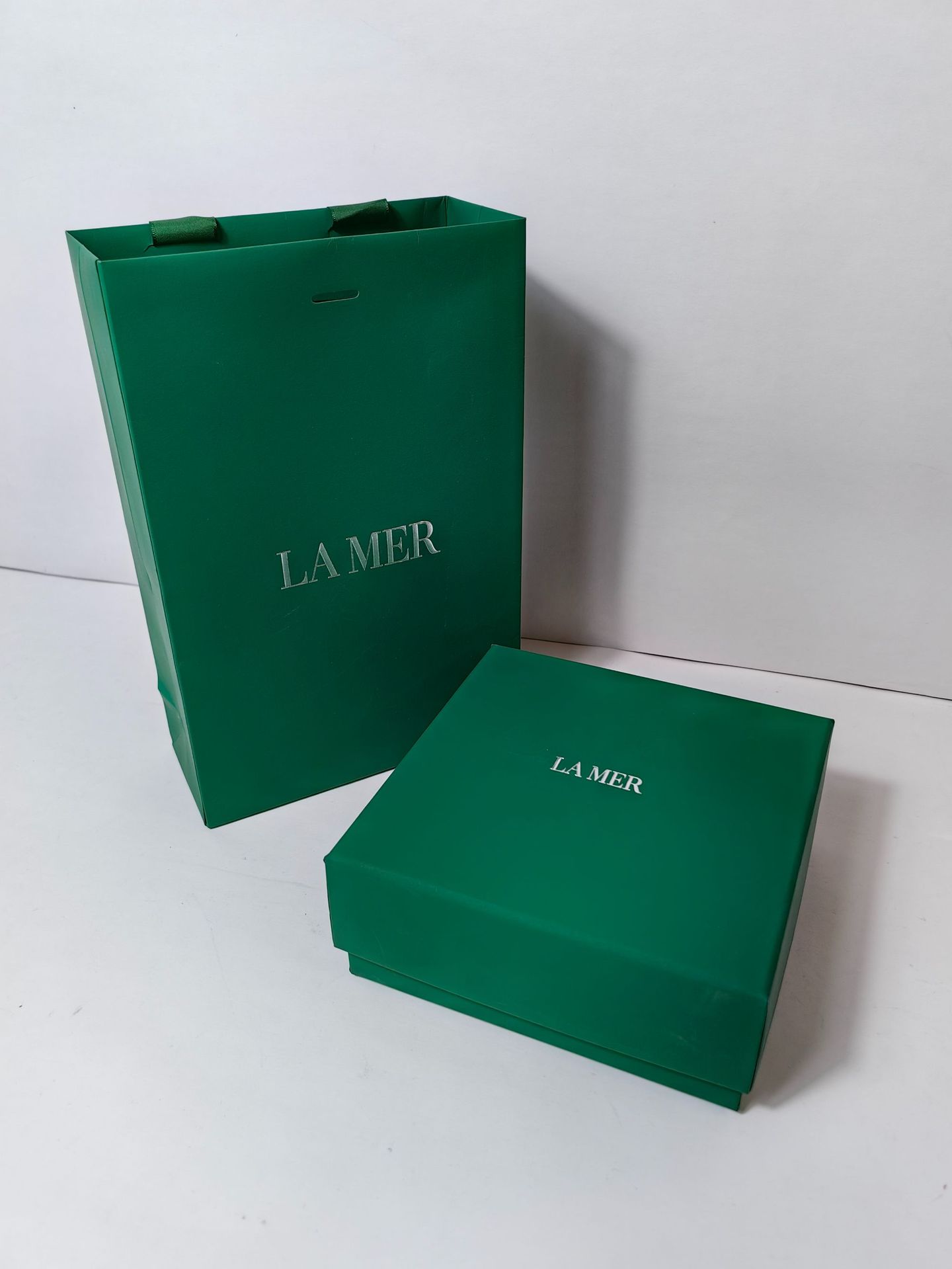 Custom Logo Bracelet Box for Earrings Rings Pendants Bangles Bracelets and Necklaces