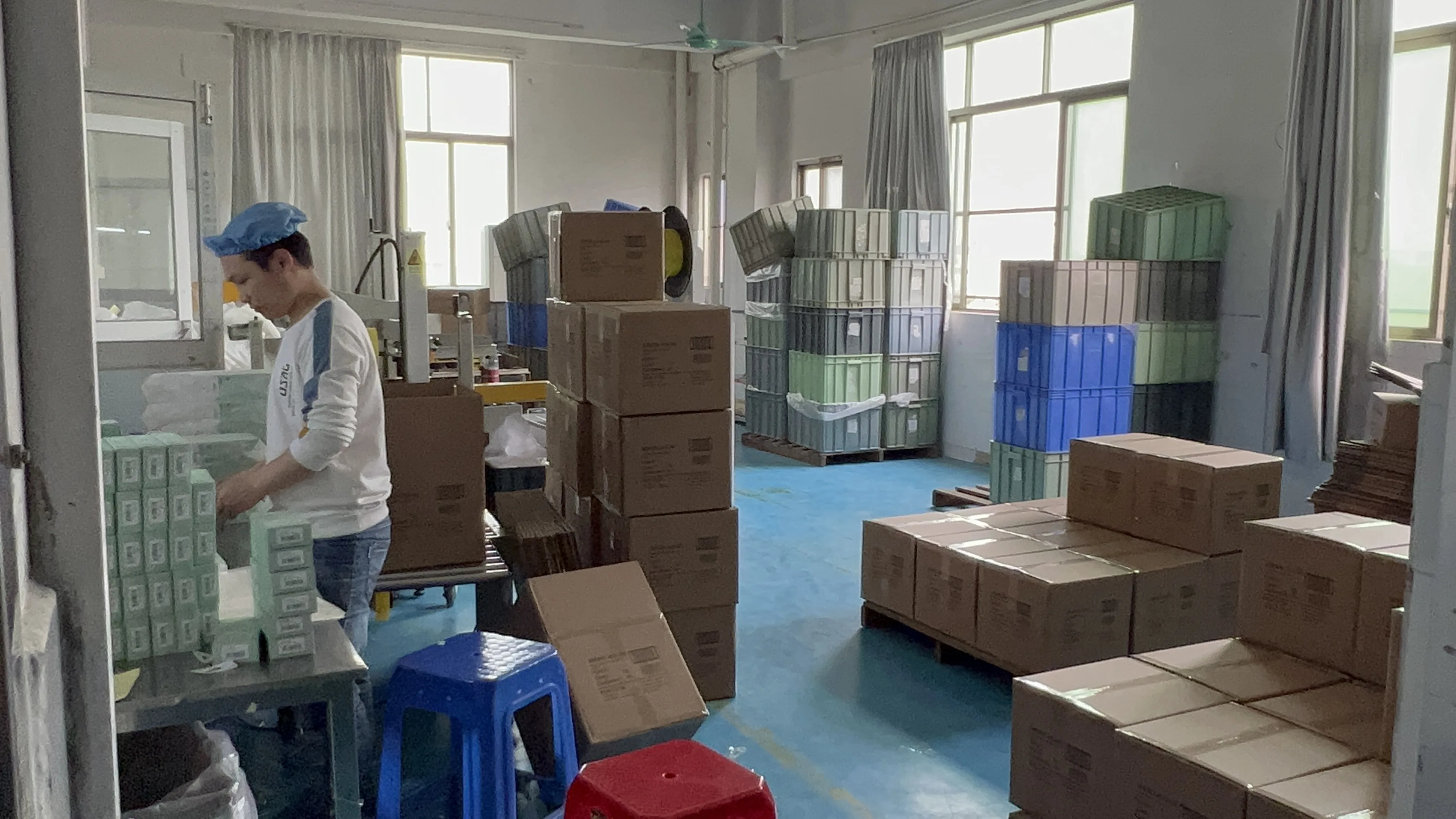 Wearable Breast Feeding Device Breastfeeding Women Breast Pump Pumped Breast Milk Storage