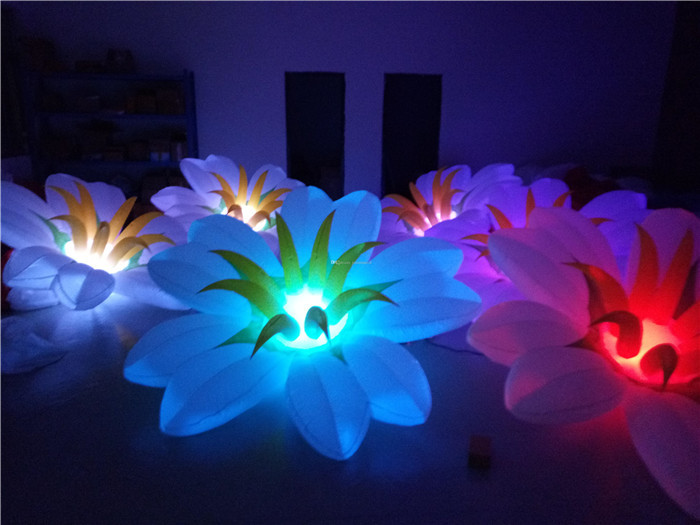 Multi Color Inflatable Flower Chain For Wedding Decoration With LED