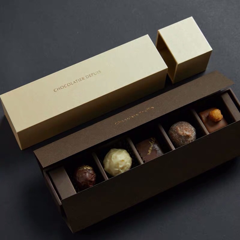 Customized Christmas Sweet Boxes Empty Assorted Truffle Cardboard Chocolate Packaging