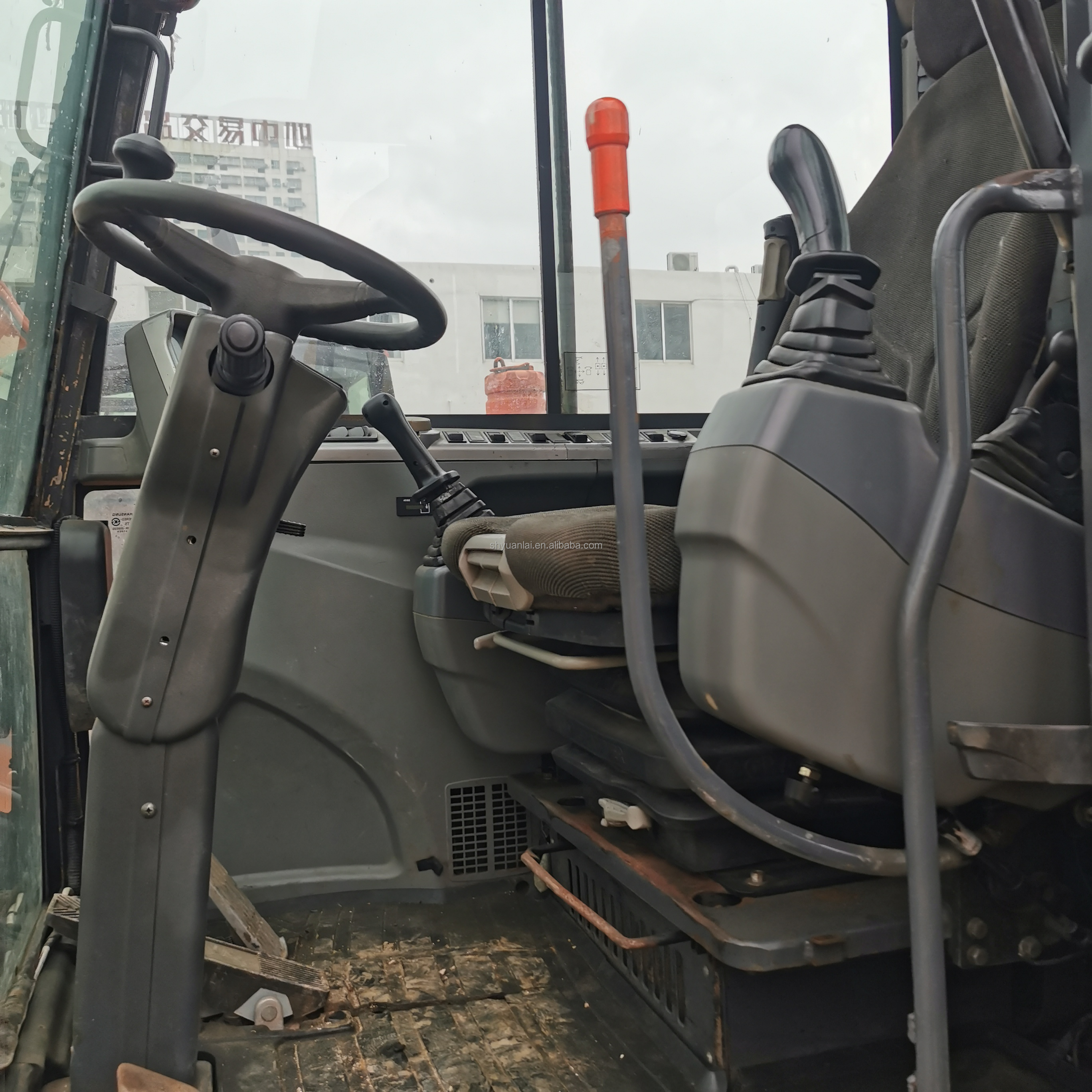 DOOSAN DX60W Excavator Affordable and Suitable for Crushing Used Hand Excavators