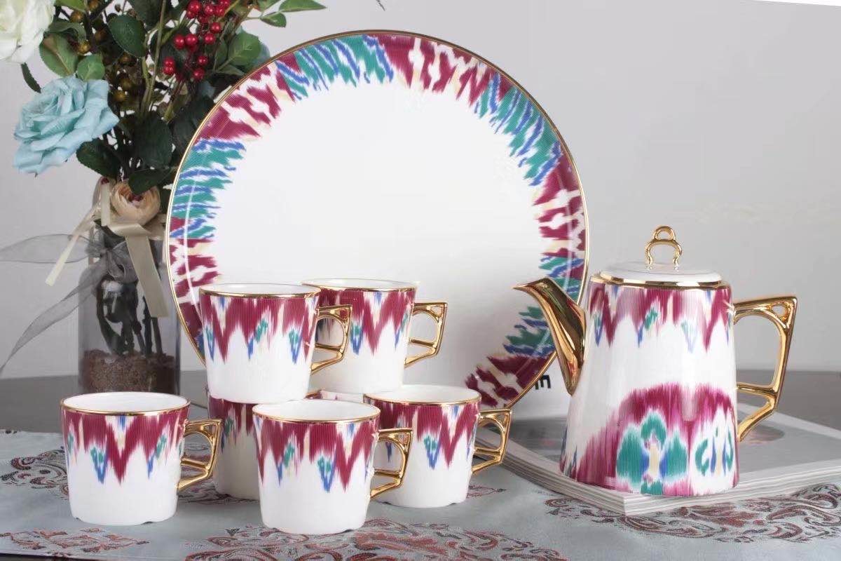 Upscale 300ml Personalized English Fine Bone China Tea Sets