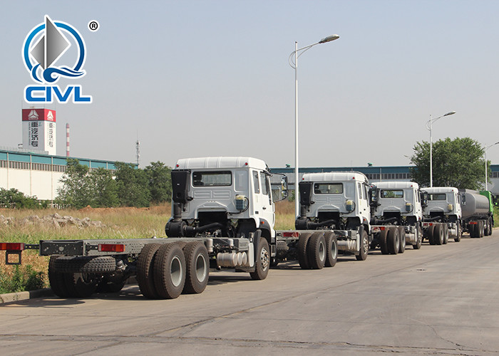 280HP 4 x 4 HOWO Heavy Duty Dump Truck White / Red EURO II 50 Ton