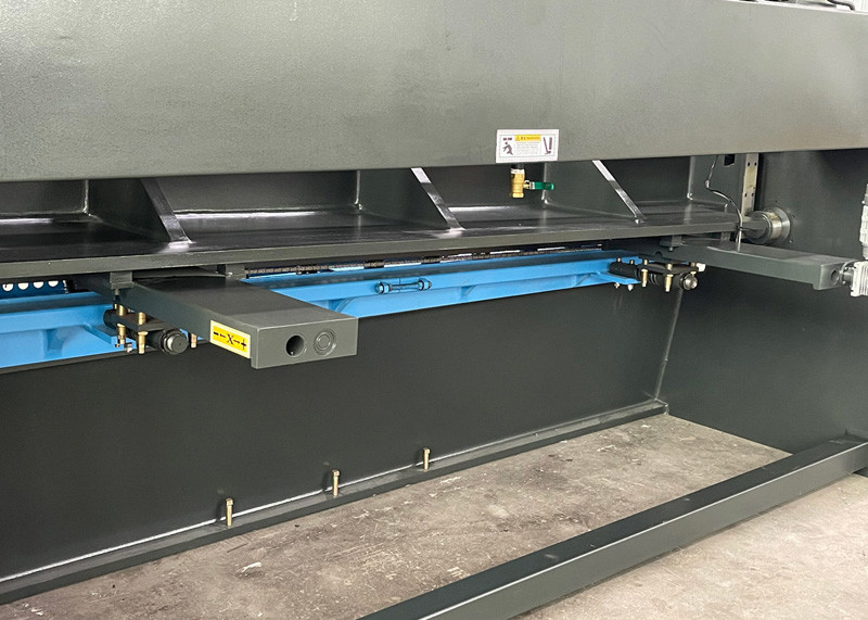 3200mm Blade Length Hydraulic Guillotine Shear CNC Cutting Cutter For Sheet Metal Fabrication