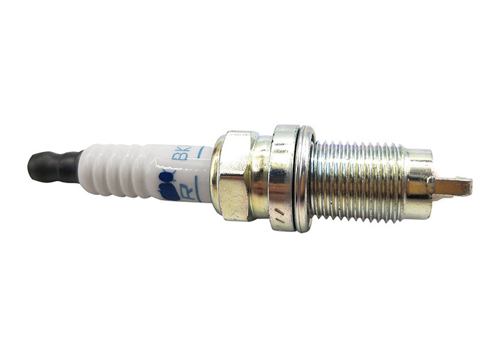 OEM MD355067 BKR6EKUC Mitsubishi Car Spark Plugs With 1 Year Warranty