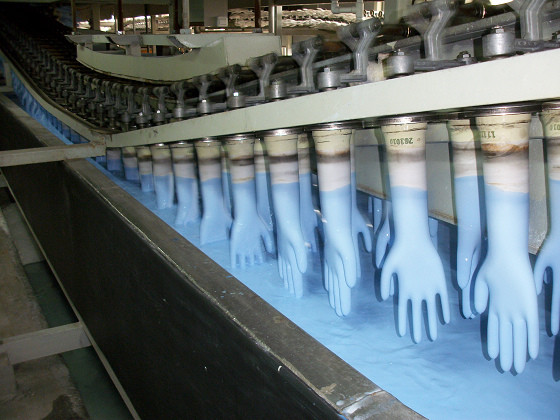 Powder free disposable nitrile examination gloves
