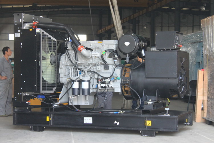 Machinery Diesel Engine Set 135KVA With UK Perkins 108KW Diesel Generator Silent