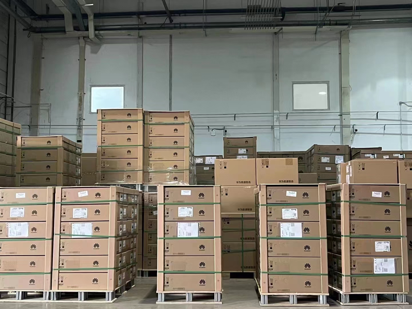 Original CloudEngine S5731-H24T4XC S5731 Series Gigabit Ethernet Network Switch -40°C- 70°C for Full-Duplex Communication