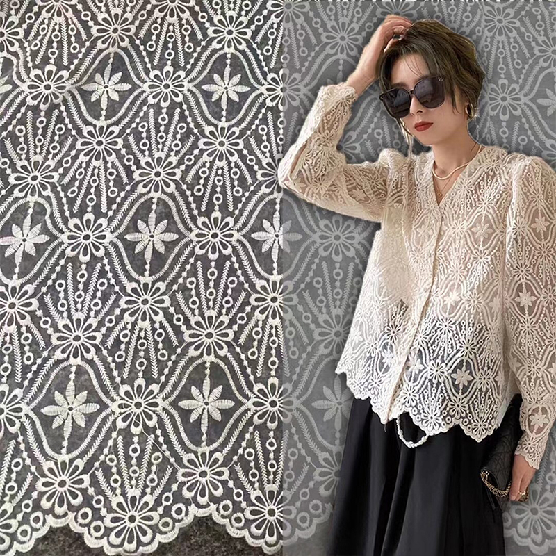 Polyester Cotton 130cm White Embroidered Lace Fabric For Wedding Dresses